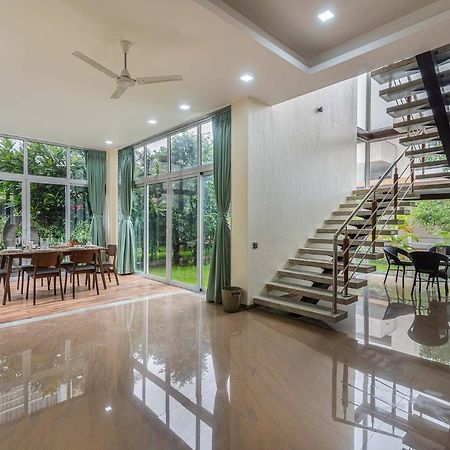 Sierra Skies By Stayvista - A Mountain-View Villa Featuring A Rooftop Swimming Pool, Jacuzzi, Turf, And A Gym For An Elevated Stay Lonavala Exteriér fotografie