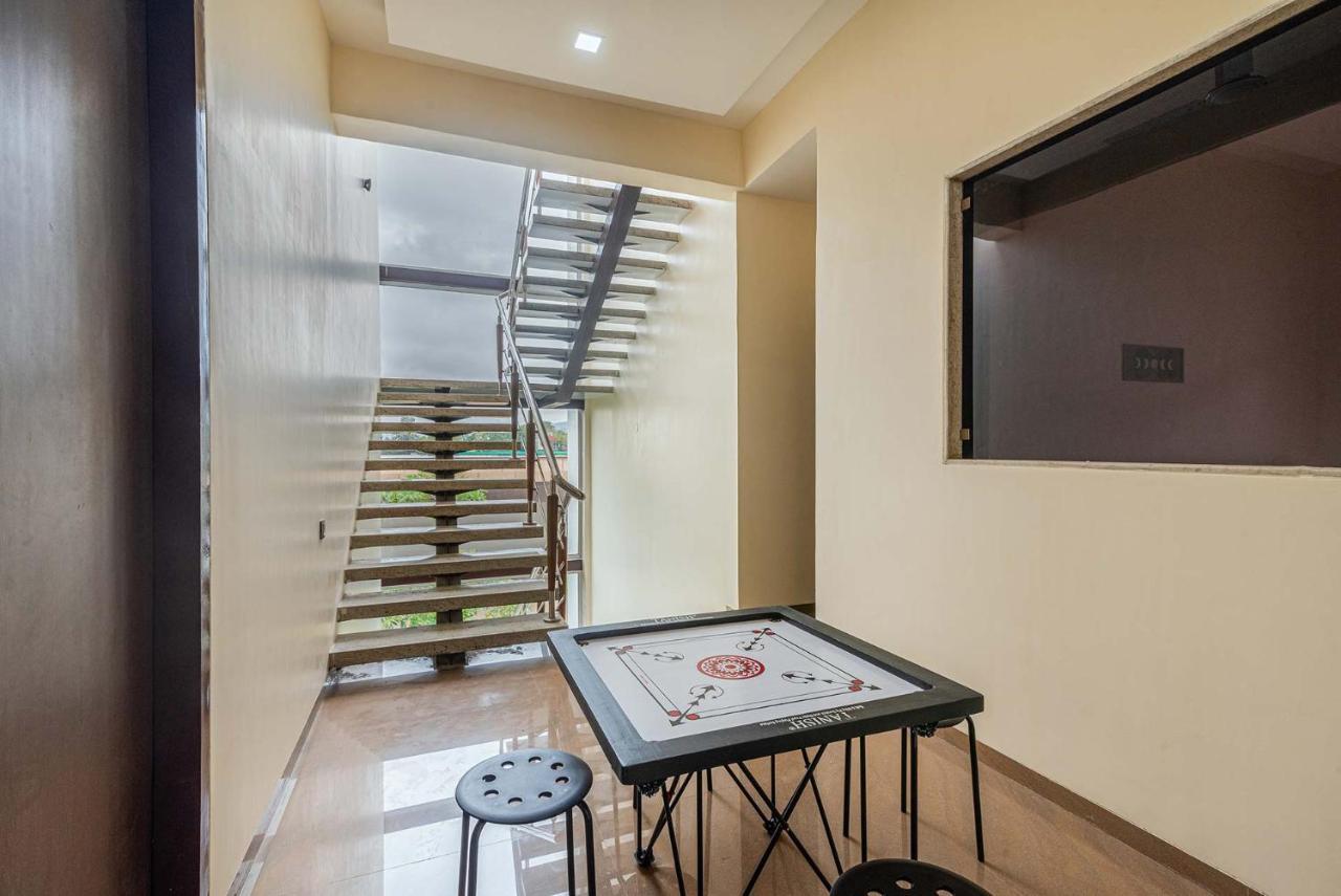 Sierra Skies By Stayvista - A Mountain-View Villa Featuring A Rooftop Swimming Pool, Jacuzzi, Turf, And A Gym For An Elevated Stay Lonavala Exteriér fotografie